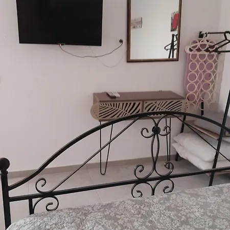 Spiliotica Central * Fira (Santorini)